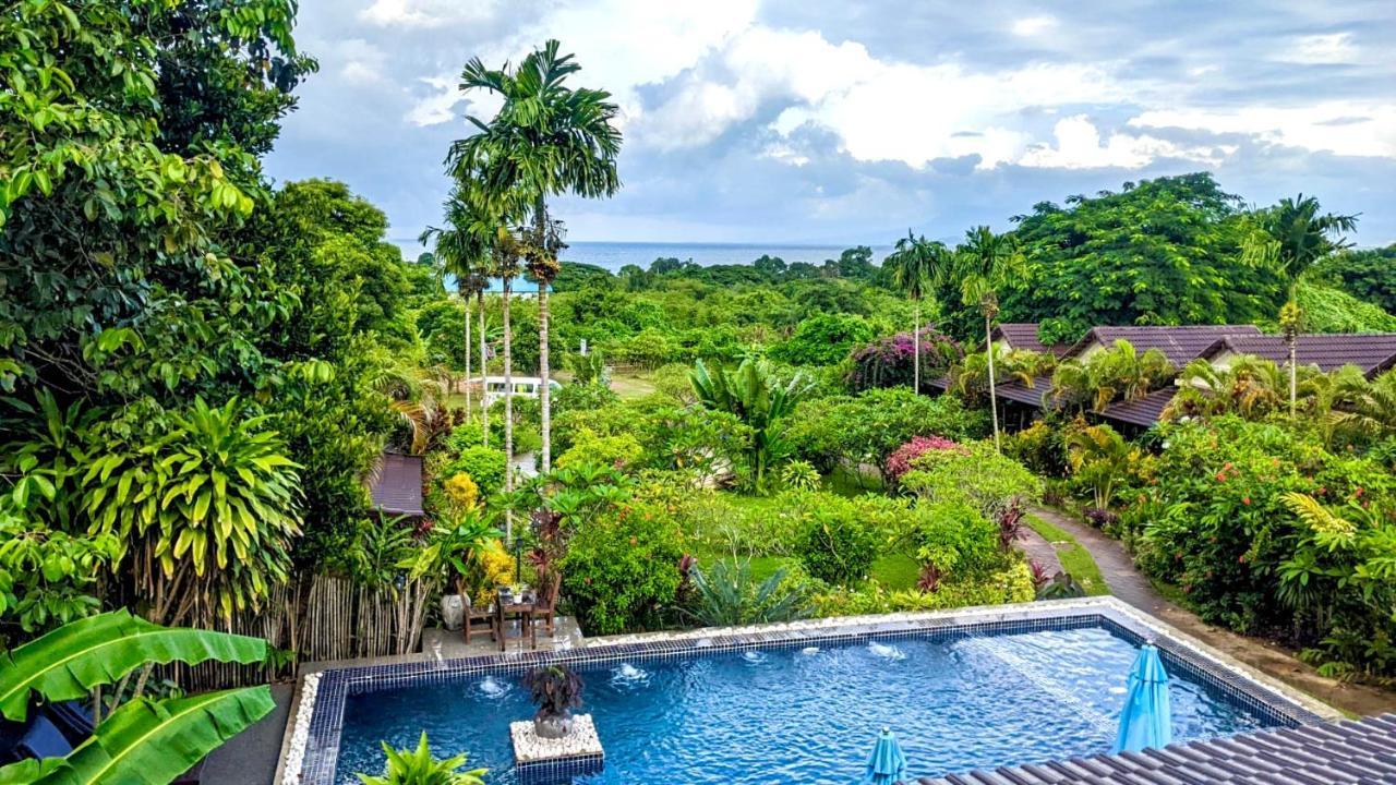 Atmaland Resort Kep Bagian luar foto