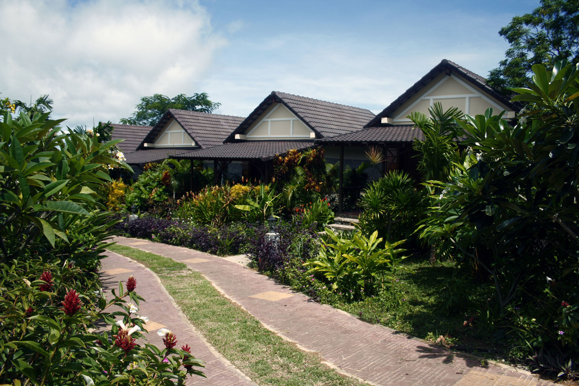 Atmaland Resort Kep Bagian luar foto