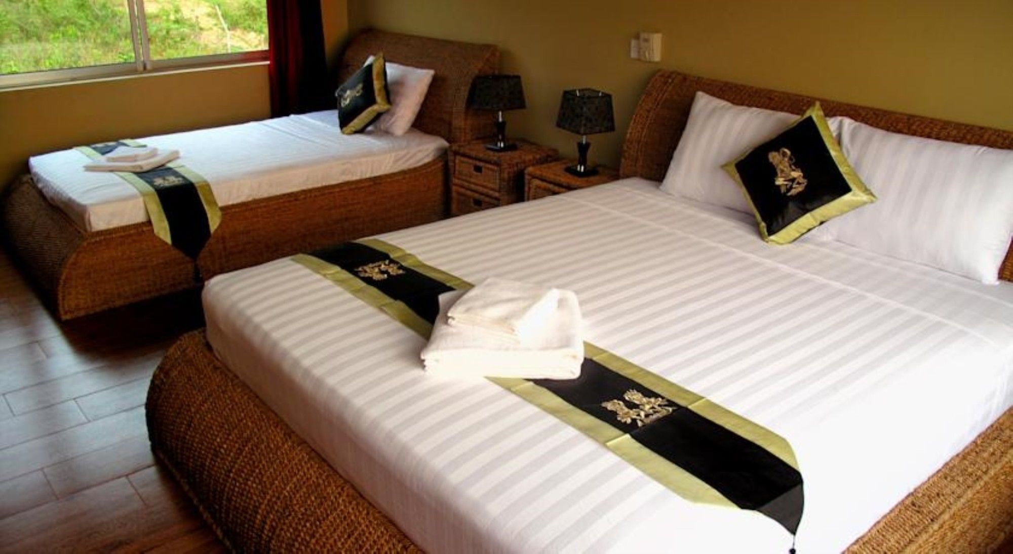 Atmaland Resort Kep Bagian luar foto