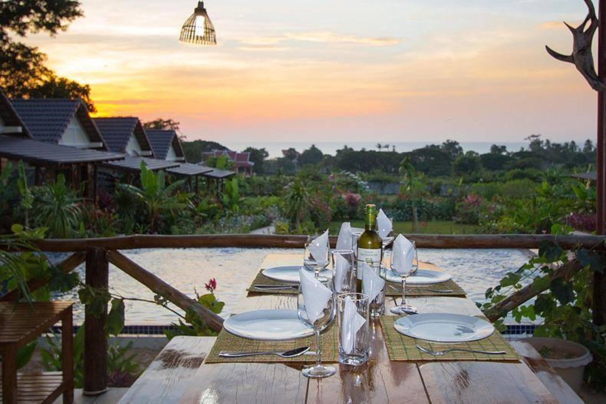 Atmaland Resort Kep Bagian luar foto