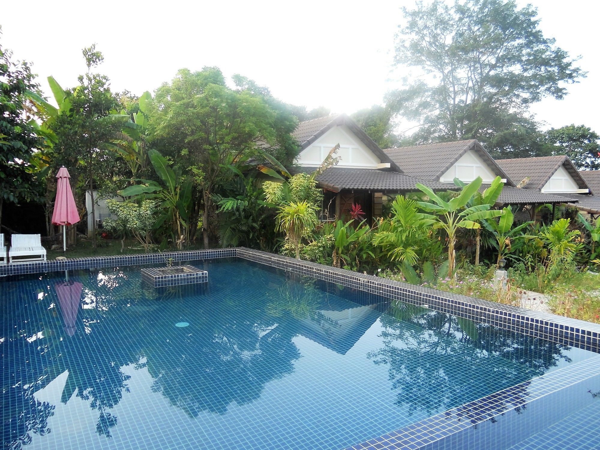 Atmaland Resort Kep Bagian luar foto