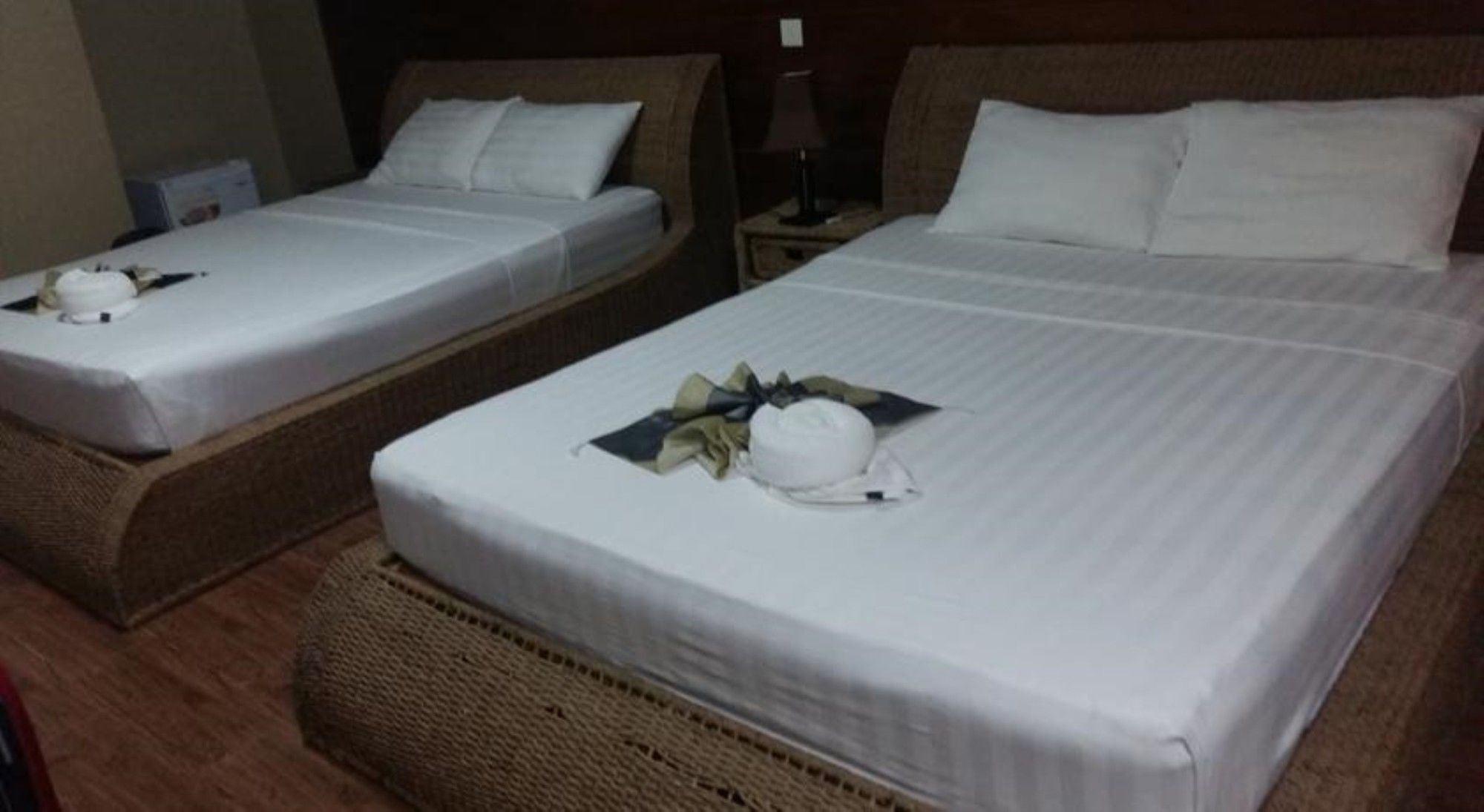 Atmaland Resort Kep Bagian luar foto