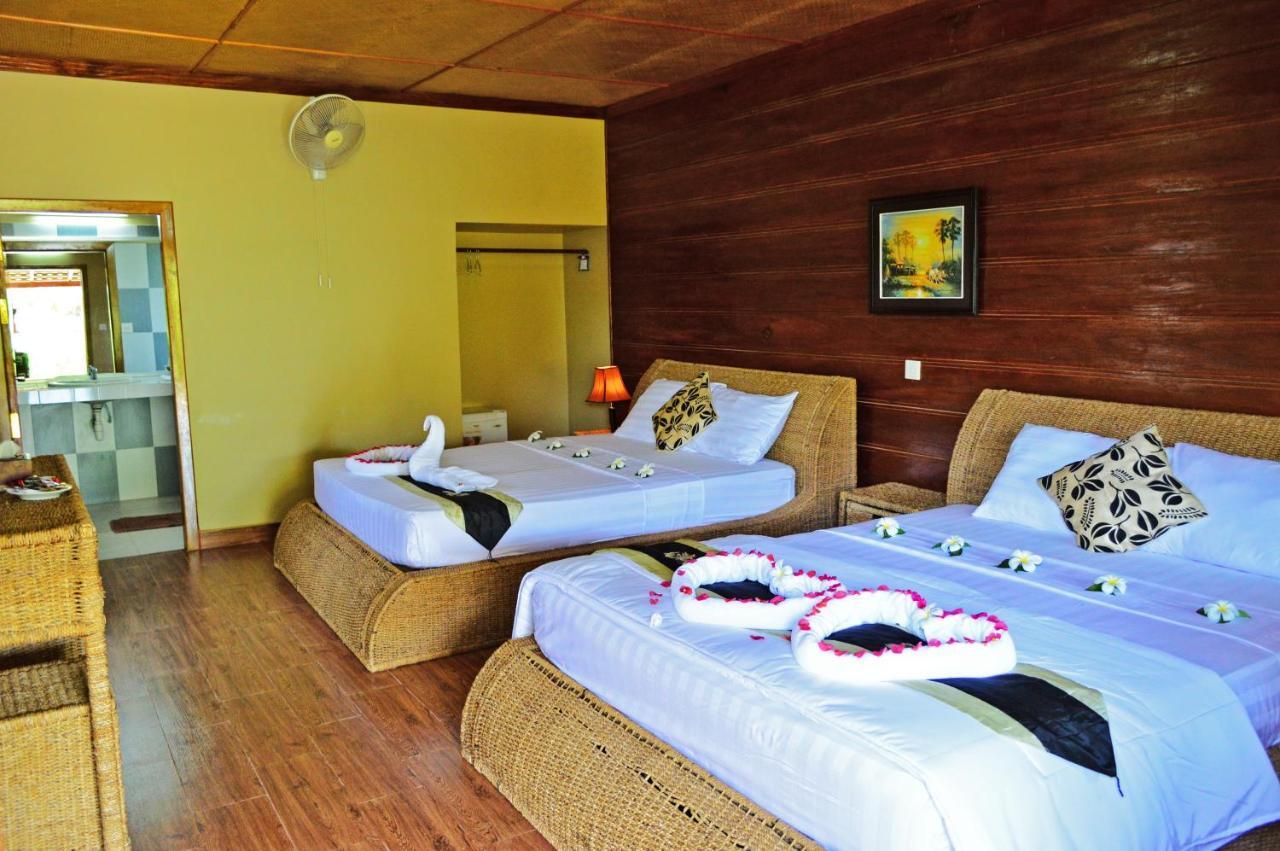 Atmaland Resort Kep Bagian luar foto