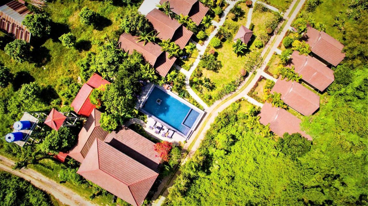 Atmaland Resort Kep Bagian luar foto
